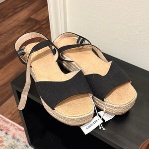 NWT Old Navy Black and Tan Espadrille Sandals
